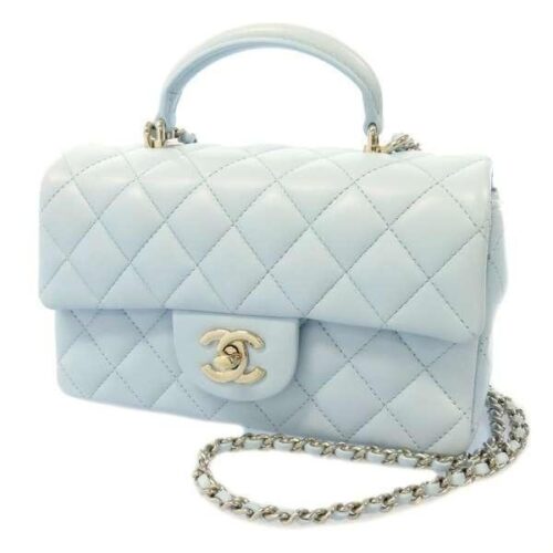 シャネルのミニフラップバッグの使い勝手を実際の口コミ評判から